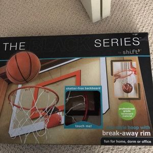 Pro-Style basketball hoop with break-away rim